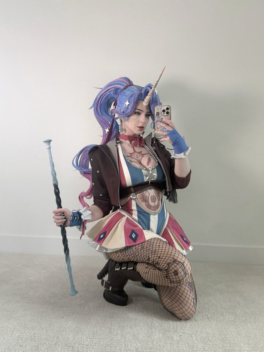 my celeste cosplay !! 🦄 #deadlock https://t.co/2gomnJGEYi