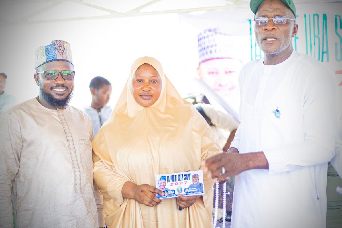 aliyusani27's tweet photo. HON. MURTALA GARBA MADAUCI HONOURS SUPPORTERS, DECLARES SUPPORT FOR SENATOR UBA SANI
In a gesture of generosity, respect, and gratitude toward his loyal political supporters, Hon. Murtala Garba Madauci carried out a commendable act today by honoring over 50 supporters. https://t.co/twh0zJUddh