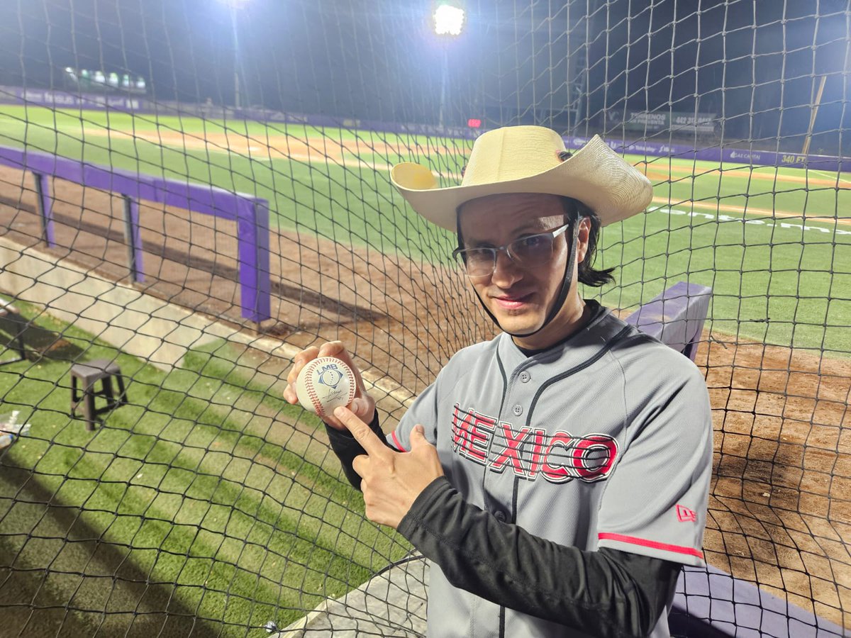 edwinsillo's tweet photo. son los mejores narradores, saludos desde Cd. Altamirano Guerrero, puedes mandar saludos a la fam.  Calixto Almazan hasta aca los seguimos, somos Diablos, hoy gana diablos. @miguelangelbyrd @miguelangelbyrd @miguelangelbyrd @miguelangelbyrd @miguelangelbyrd @miguelangelbyrd https://t.co/J5UbsYfeoi