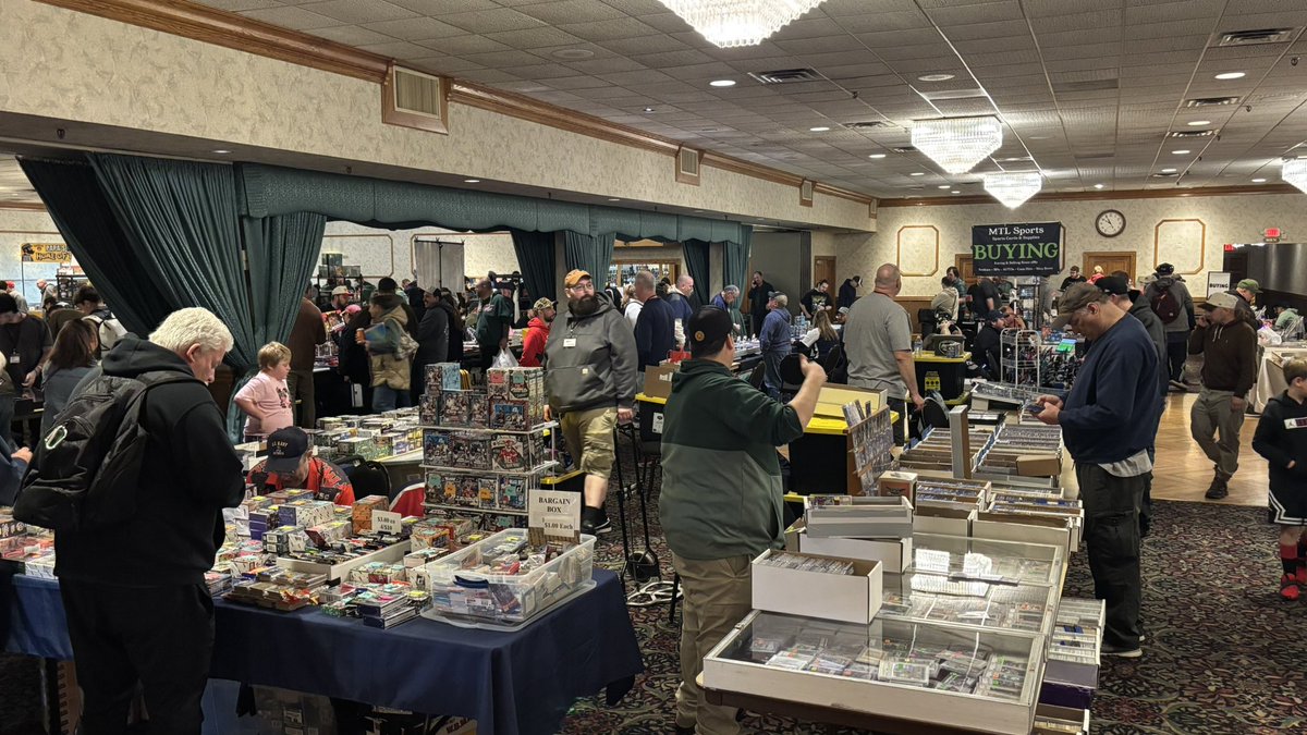 Scotty_Ballgame's tweet photo. Thank you to everyone who came out to the @413cardshow yesterday. We saw a lot of smiles on people's faces - kids and #thehobby collectors of all ages!

We'll see everyone at our next event, the 2nd Annual G.O.A.T. Card Show at Dunkin' Park, Sunday 8/9 with @GoYardGoats. https://t.co/uFmdwTT3DN