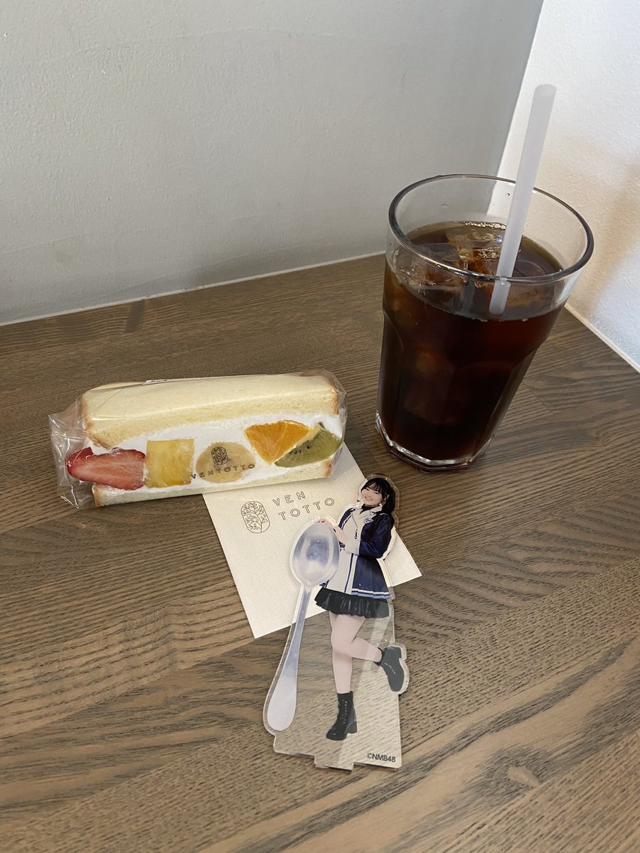 Colon0048's tweet photo. ともちゃがインスタと裏なんばちゃんで紹介してたオシャレなお店に入った〜❣️
#VENTOTTO
#中川朋香
#ともちゃーじ https://t.co/sOSsb5pUYY