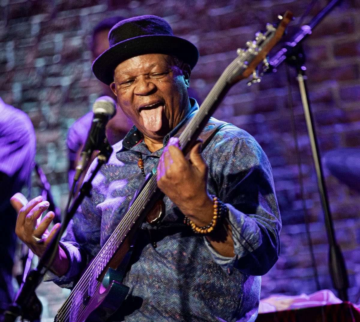 BassMagOnline's tweet photo. Happy Birthday to Paul Simon bassist Bakithi Kumalo! https://t.co/BLEIhUIELJ