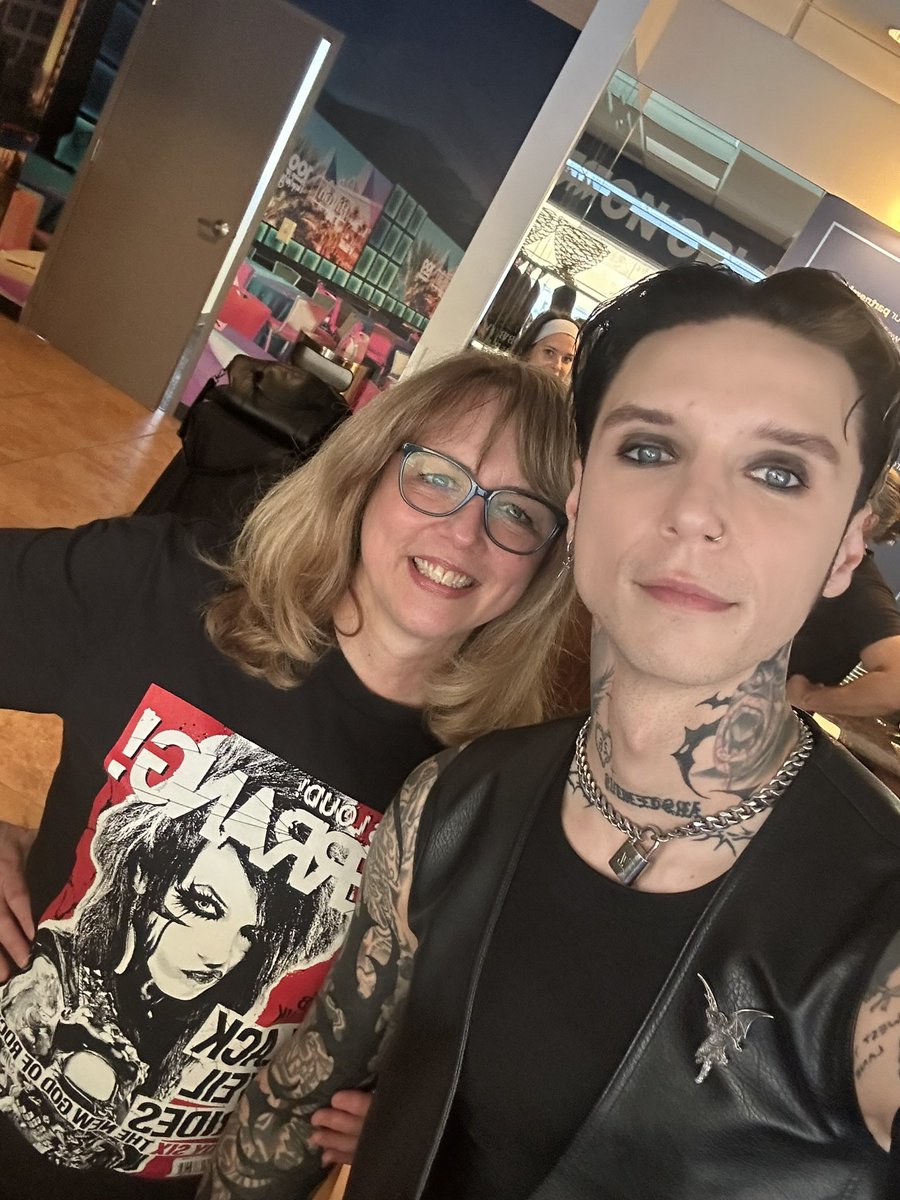 GhostWhoHaunts's tweet photo. Happy Mother’s Day to all of the Moms in our Black Veil family. BVB fans who are Moms, Moms of BVB fans, Moms of BVB band members, Moms of BVB crew, etc… We love you and are thankful for all that you’ve done or sacrificed to make our lives better. Here’s my two favorite Moms. Mine and Andy’s. 🙏🏼🖤