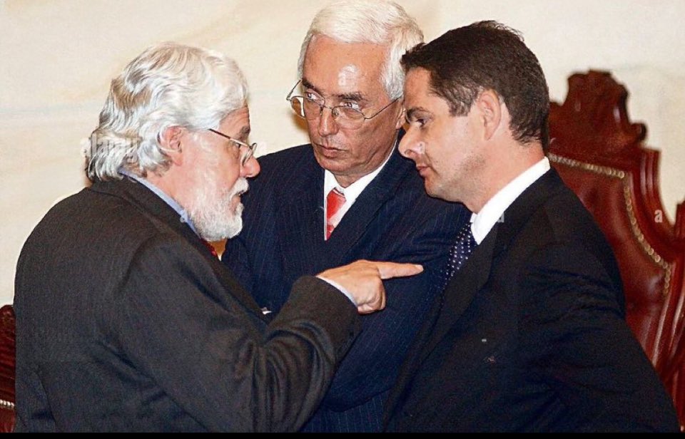 TrejosRosero's tweet photo. El nivel del debate político en Colombia a inicios de este siglo…. https://t.co/ALZXzdSmh7