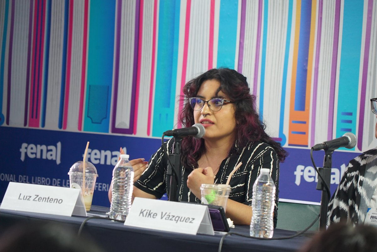 FenalMX's tweet photo. Kike Vázquez (@Kikebienparado )  y Luz Zenteno  presentaron 'Paráfrasis Cerebral' 🧠✨ en una sala repleta de personas que se preguntan cómo hacer de  este un mundo más inclusivo para las personas con diversidades funcionales. 🫂 https://t.co/LlHLVMmpWx