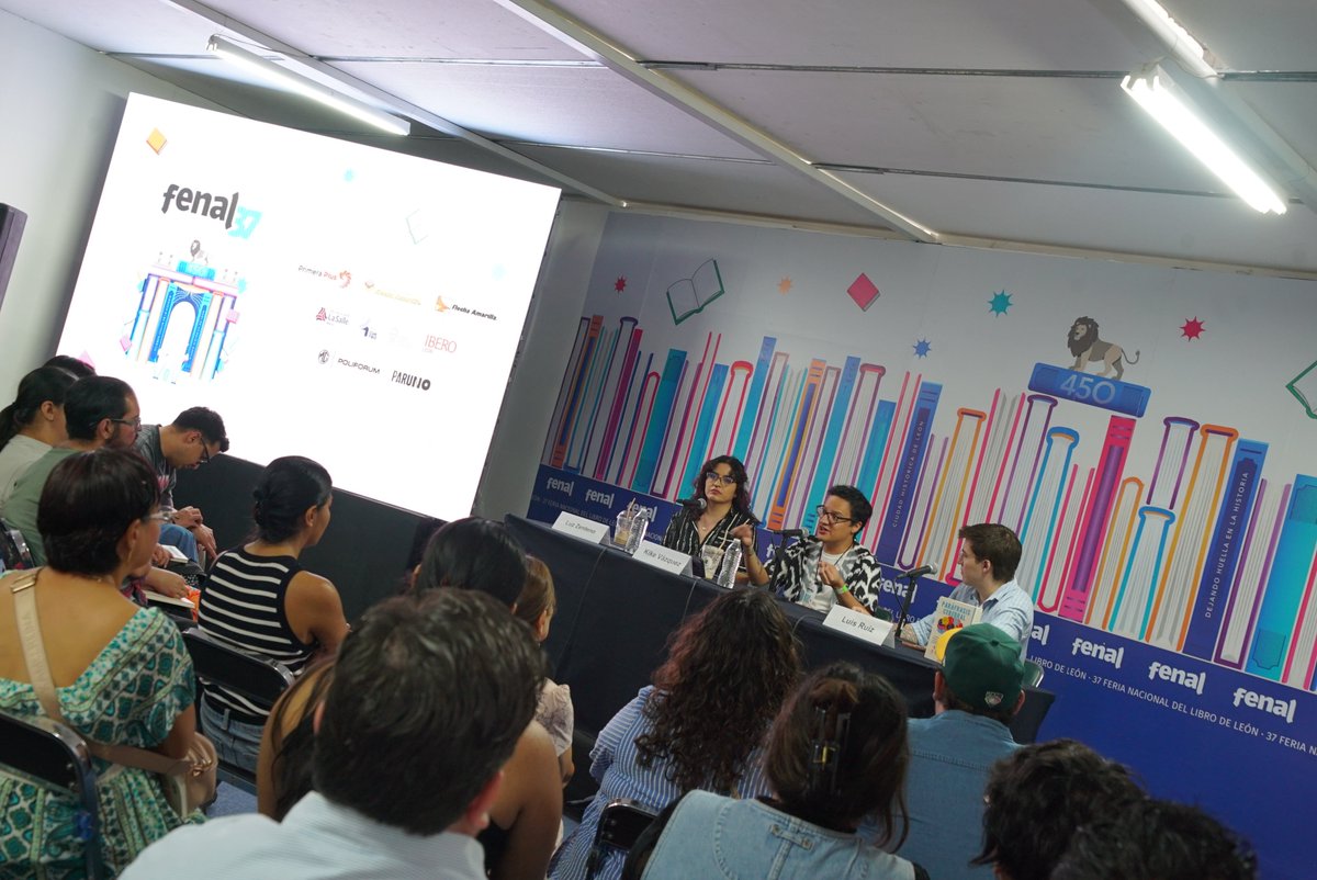 FenalMX's tweet photo. Kike Vázquez (@Kikebienparado )  y Luz Zenteno  presentaron 'Paráfrasis Cerebral' 🧠✨ en una sala repleta de personas que se preguntan cómo hacer de  este un mundo más inclusivo para las personas con diversidades funcionales. 🫂 https://t.co/LlHLVMmpWx