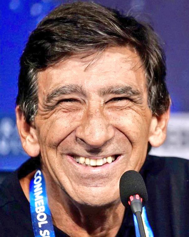 GuidoNewsAR's tweet photo. ❗️COSTAS LE HIZO FUCKS AL “CHAVO” PUS 🤮🤢

👉El obeso panelista inventó en @ESPNArgentina golpes de puño y el DT de Racing lo meó:

"Quieren dividirnos para debilitarnos. A veces quisiera que se peleen los chicos, pero los periodistas de #Independiente dicen que hubo piñas" https://t.co/yHxCN4OlAq