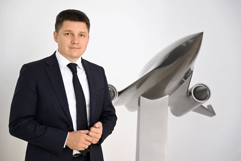 nik tweet media