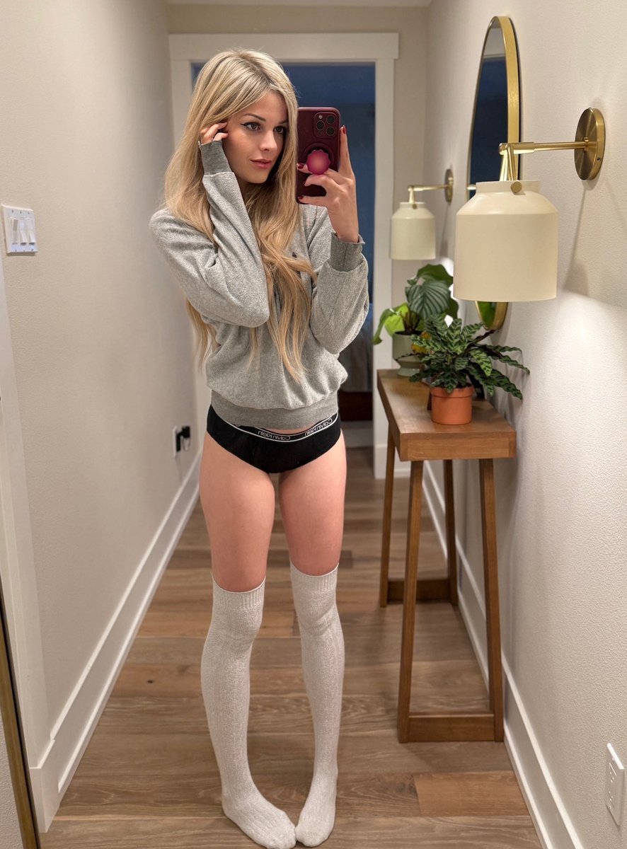 Bri tweet media