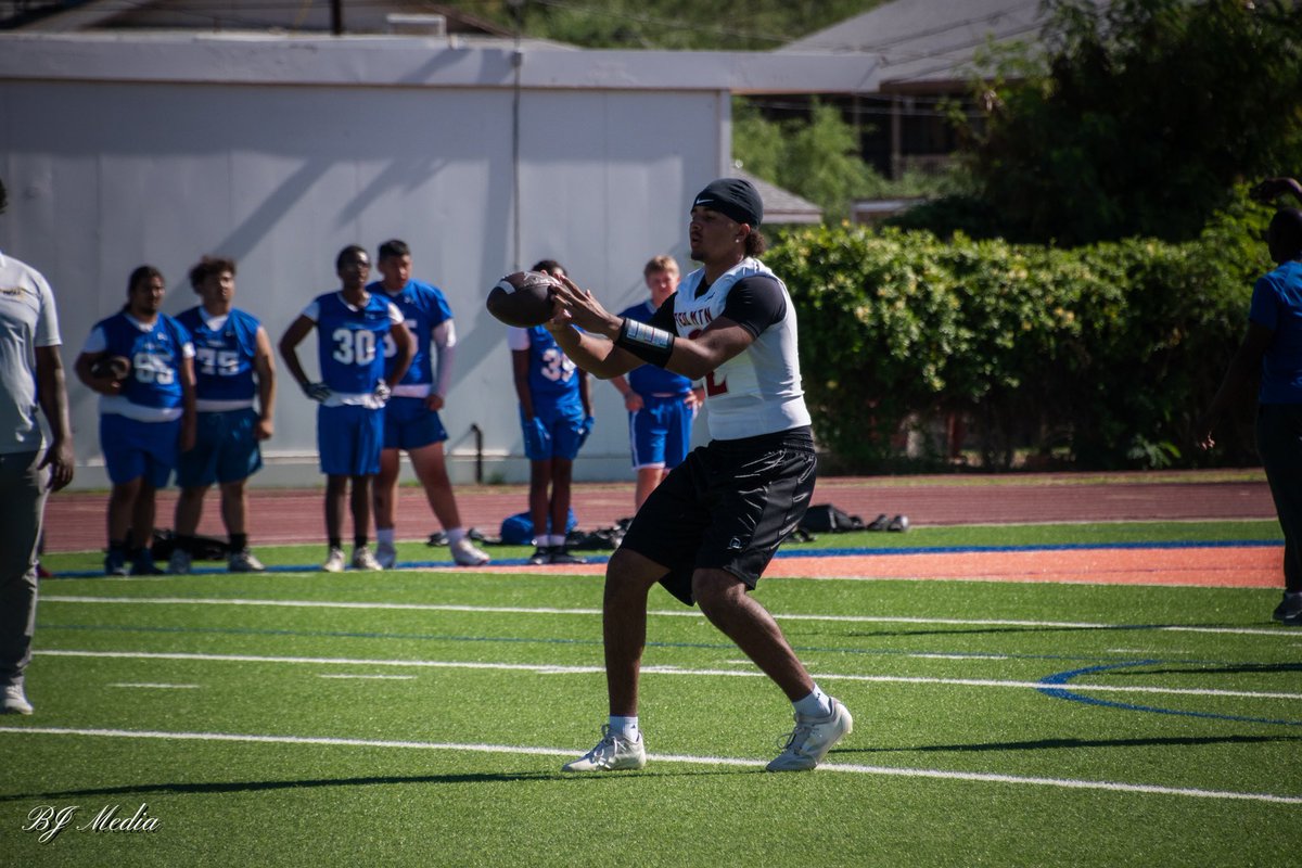 BJMedia1's tweet photo. Frames from spring ball stop #15 at the MPS Showcase📸

Key returners &amp; additions for Red Mountain include:

- ‘27 DE Leonidas To’oto’o
- ‘27 DB Derek Wilson
- ‘28 TE Jayden Windom
- ‘28 QB Dayne Silver
- ‘28 WR Kaeden Weaver
- ‘28 LB Gard Liles
- ‘29 DT Lyzander To’oto’o

(1/2) https://t.co/BSyxlAAgBQ