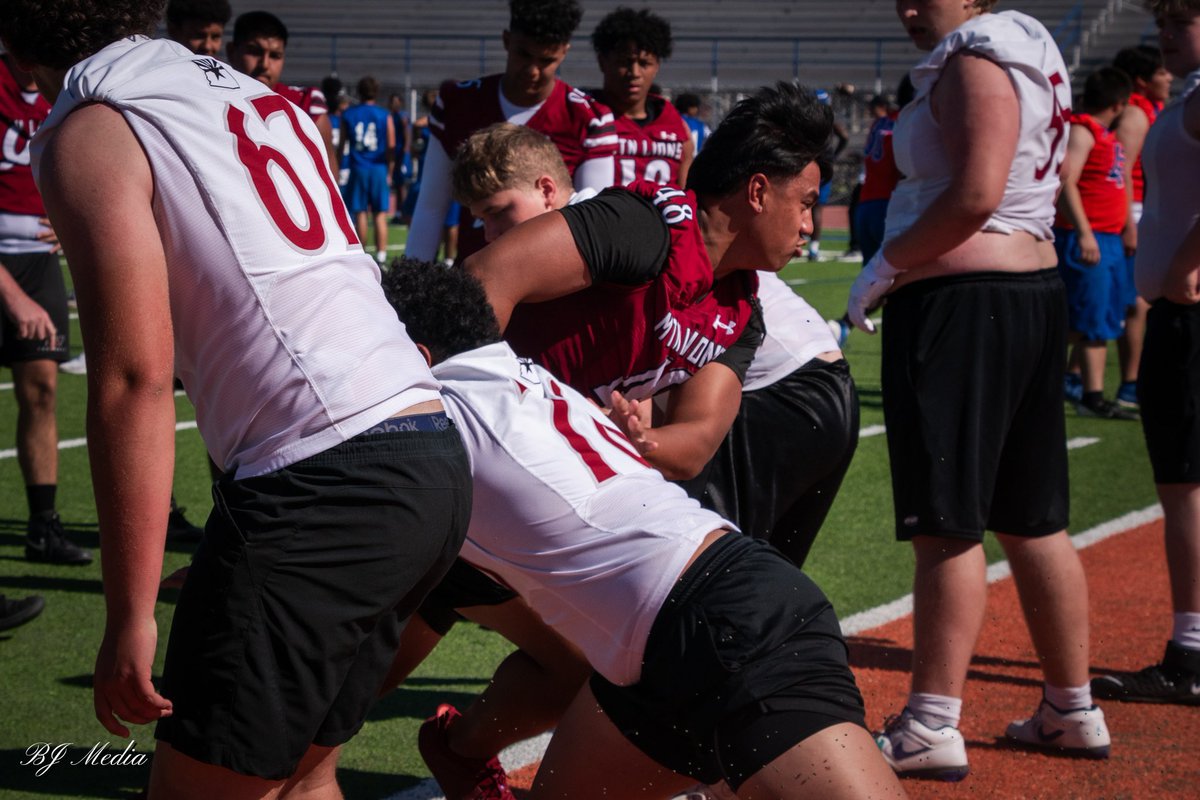 BJMedia1's tweet photo. Frames from spring ball stop #15 at the MPS Showcase📸

Key returners &amp; additions for Red Mountain include:

- ‘27 DE Leonidas To’oto’o
- ‘27 DB Derek Wilson
- ‘28 TE Jayden Windom
- ‘28 QB Dayne Silver
- ‘28 WR Kaeden Weaver
- ‘28 LB Gard Liles
- ‘29 DT Lyzander To’oto’o

(1/2) https://t.co/BSyxlAAgBQ