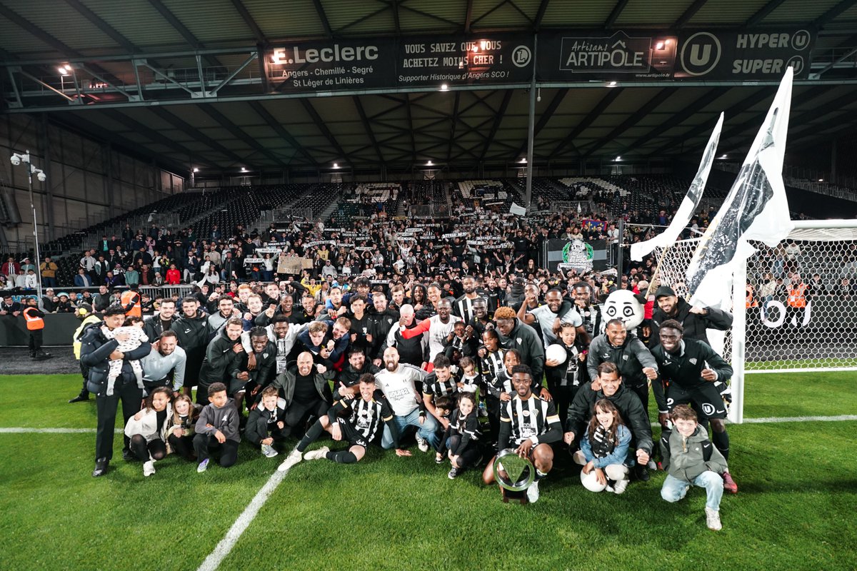 AngersSCO's tweet photo. Une dernière cette saison 📸 https://t.co/8JgIDSuafy