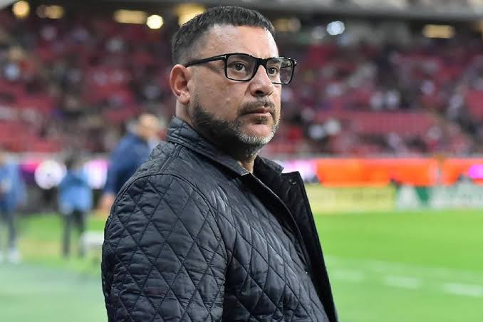 tiafoeSn's tweet photo. Dejando a un lado si es penal o no, no puedes regalar una serie de liguilla de esta forma, por mucho que tu objetivo sea concacaf. 

En mi opinión el Turco se equivoca de una manera ABSURDA el dia de hoy experimentando con suplentes.

Adios al tricampeonato, Toluca eliminado. https://t.co/63X3F7uatf