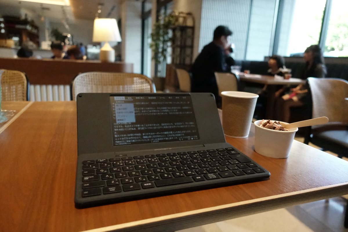 ssr_roror's tweet photo. 作業の天国みたいな宿に泊まってきた https://t.co/wUHEqSVNmv