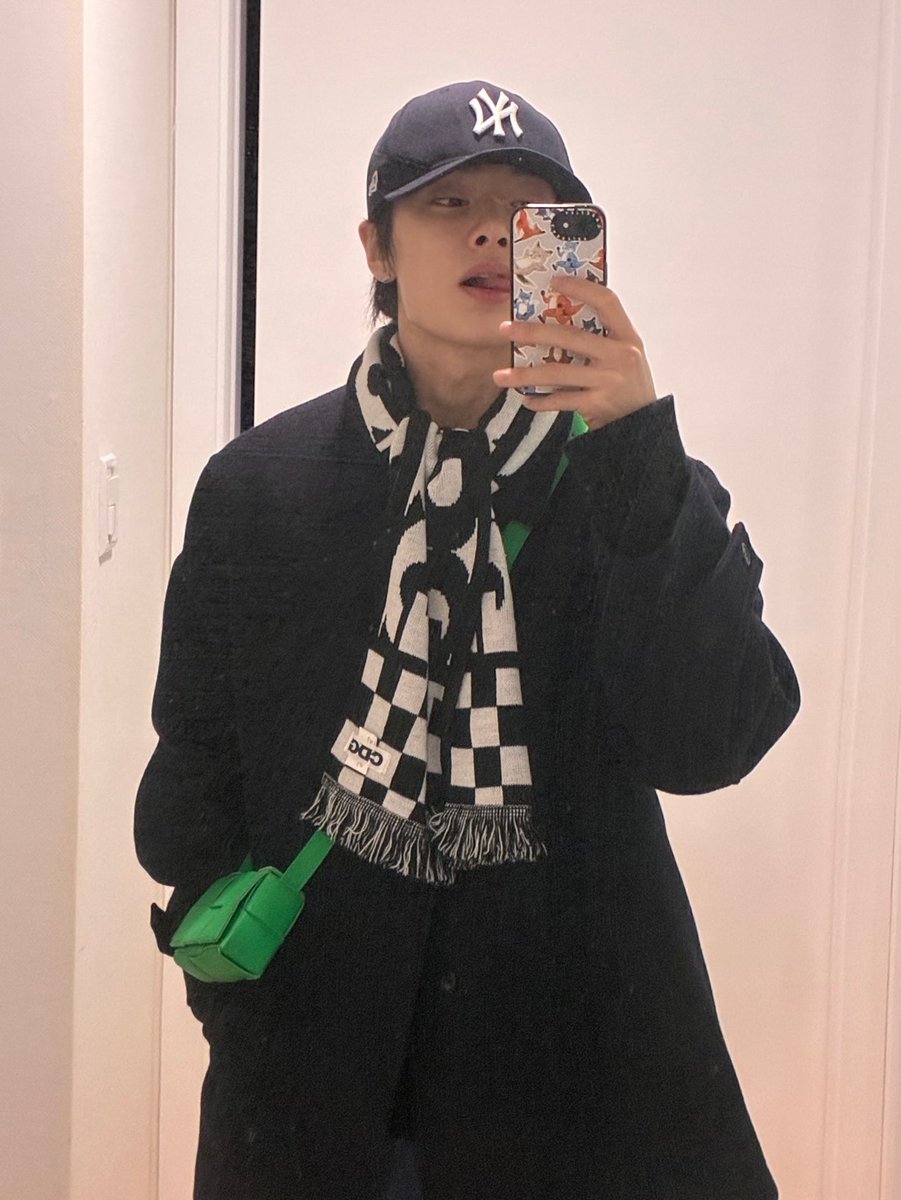 amora 🪽 vai ver enha e skz tweet media