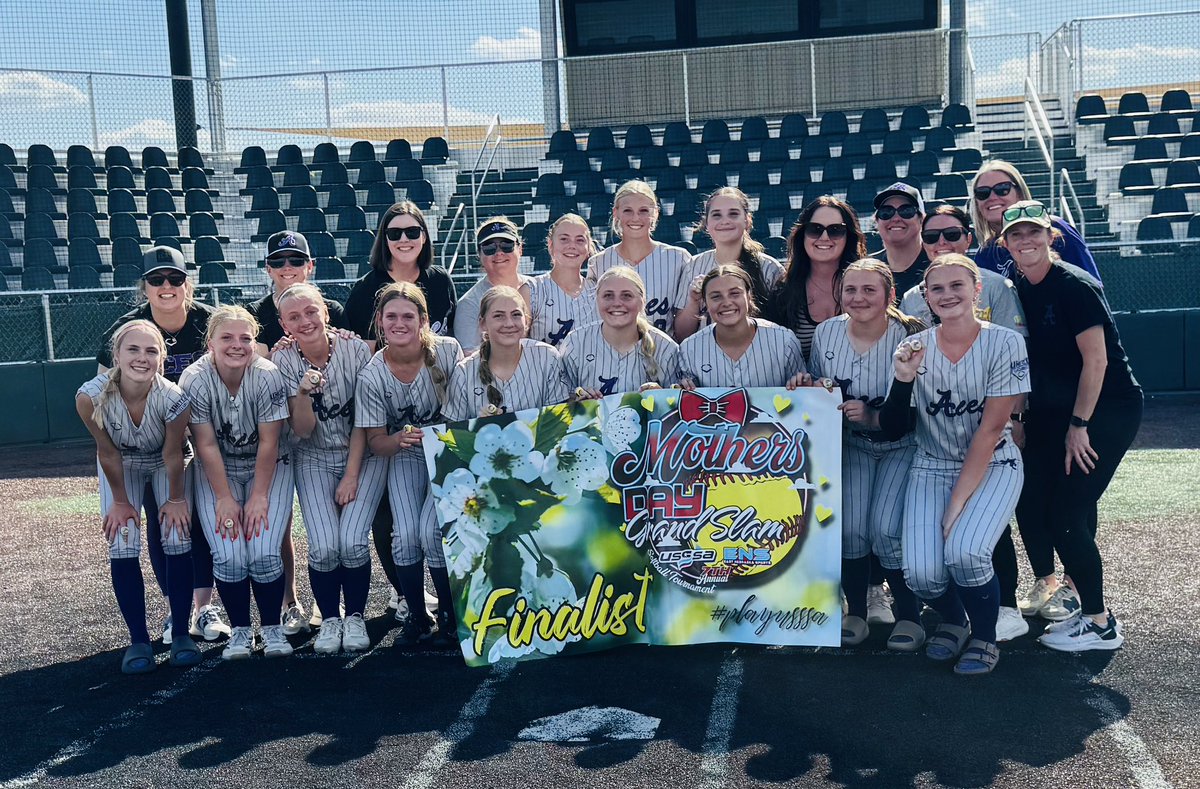 Aces2011's tweet photo. Finished runner up in the 18 open division in the Mother’s Day Grand Slam! Good weekend competing up and a lot to build on with hot bats and solid defense. Proud of the way this group battled all tournament. 🥎 Happy Mother’s Day to all the moms spending their day at the fields! https://t.co/9gKgAIXmRk