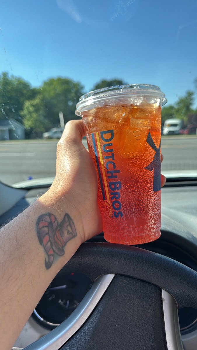 evanthe3's tweet photo. @DutchBros you finally made it and I couldn’t be happier https://t.co/YhDq0bLUUc