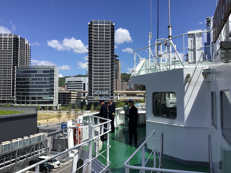 jmetsacjp's tweet photo. 令和8年5月9日(土曜日) 銀河丸
神戸に入港しました。
本日も岸壁から多くのUWをいただき、ありがとうございました。
実習生は乗船から1か月が経過し、実習への取り組み方にも変化が見られるようになってきました。
#JMETS #海技教育機構 #gingamaru https://t.co/vznRxxQVXk