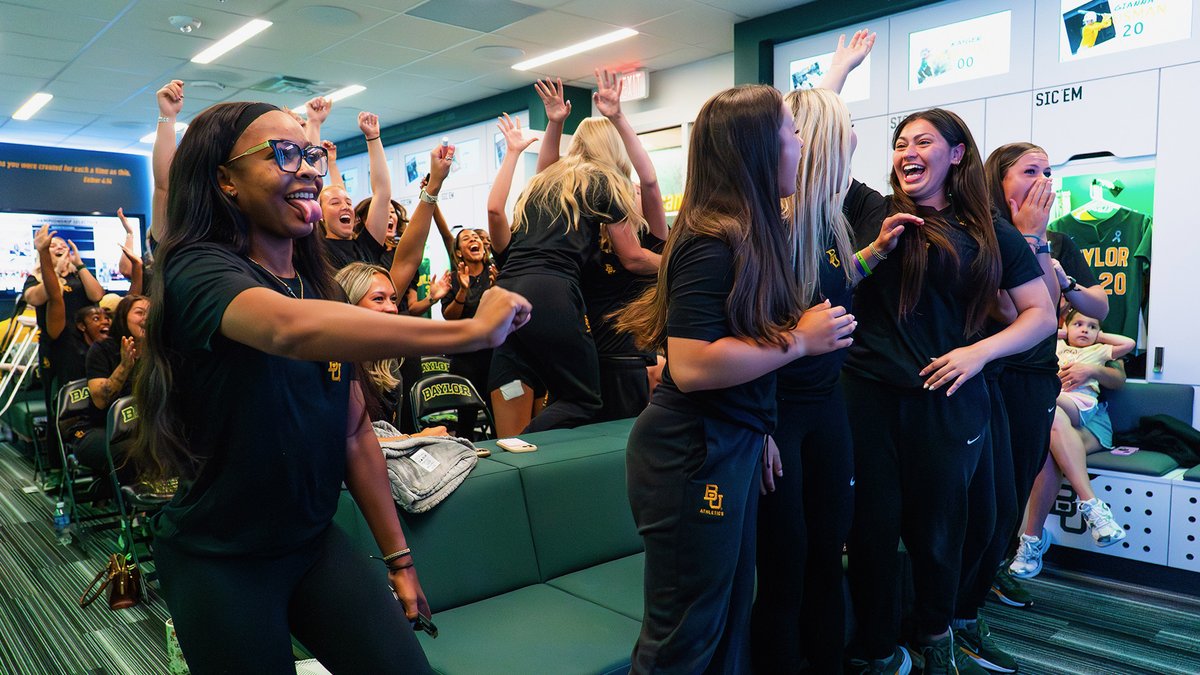 Baylor Softball tweet media
