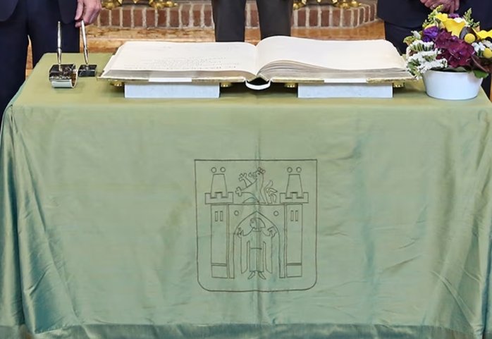 번역하는 레전드⁷⊙⊝⊜ :🆂🆆🅸🅼 tweet media