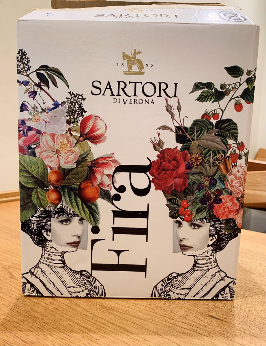 trattorialemon's tweet photo. #御茶ノ水 の #イタリアン トラットリアレモンです🍋

#ワイン の発注をしているとこういったおしゃれ段ボールに出会う確率がとても高いです‼️海外（多分 #イタリア だけではないと思う）は日本と違ってこういった段ボールのカラーバリエーションが豊富でおしゃれなものが多いと感じます✨ https://t.co/grJmNq0k9D