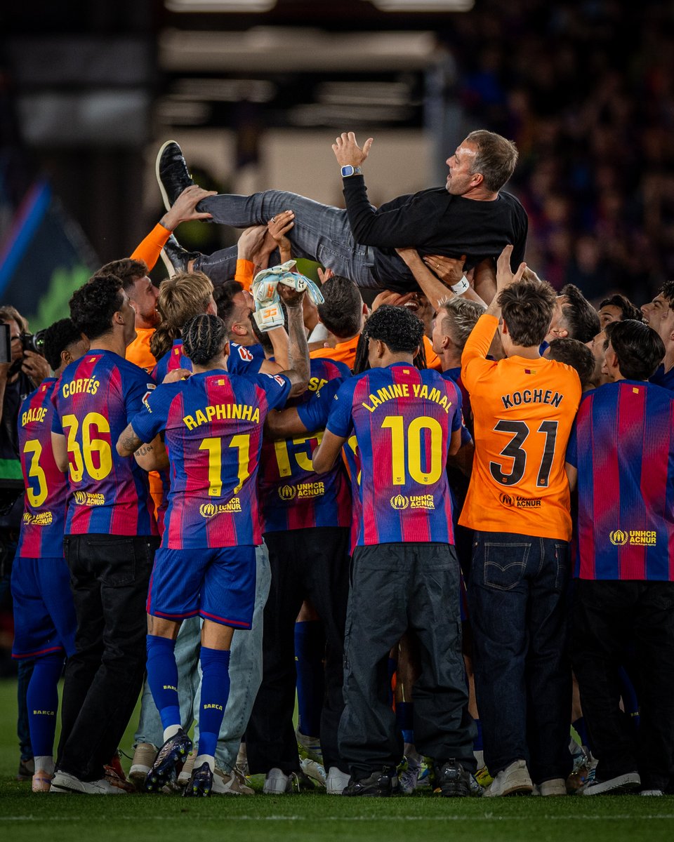 fcbarcelona_fra's tweet photo. Bonne nuit Culers. Arborez fièrement vos couleurs, vous êtes champions de la Liga ! ✊🏆 https://t.co/eS4e7WcPbG
