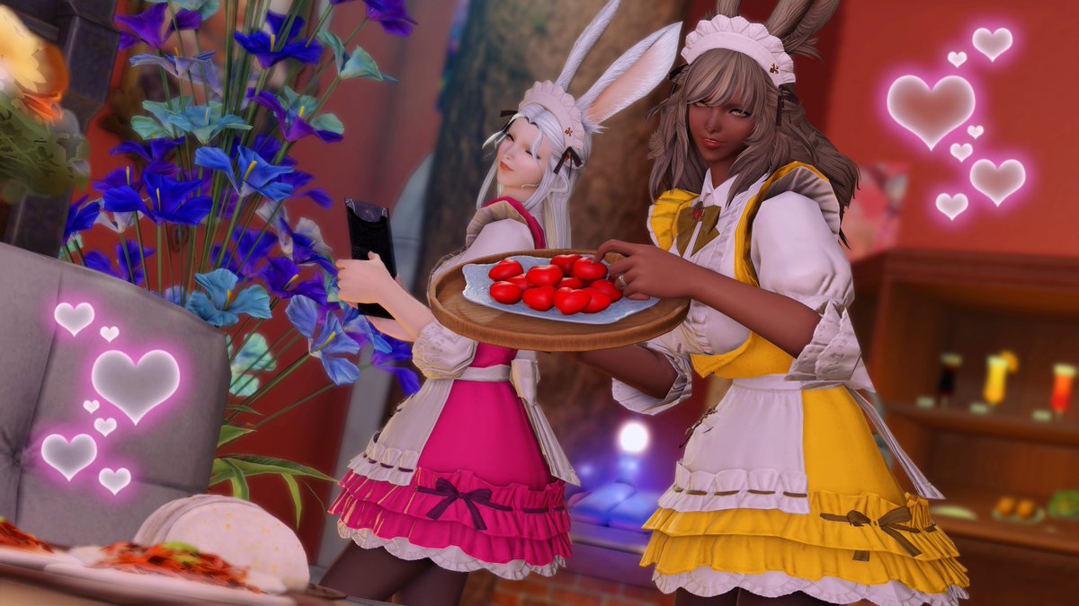Soldottir's tweet photo. It's #MaidDay! The Warrior of Light was asked to help a charity with a bit of dress up, and she and her friends were more than happy to oblige!

Well, most of them...

#viera #gposers https://t.co/9KK6h6n3TO