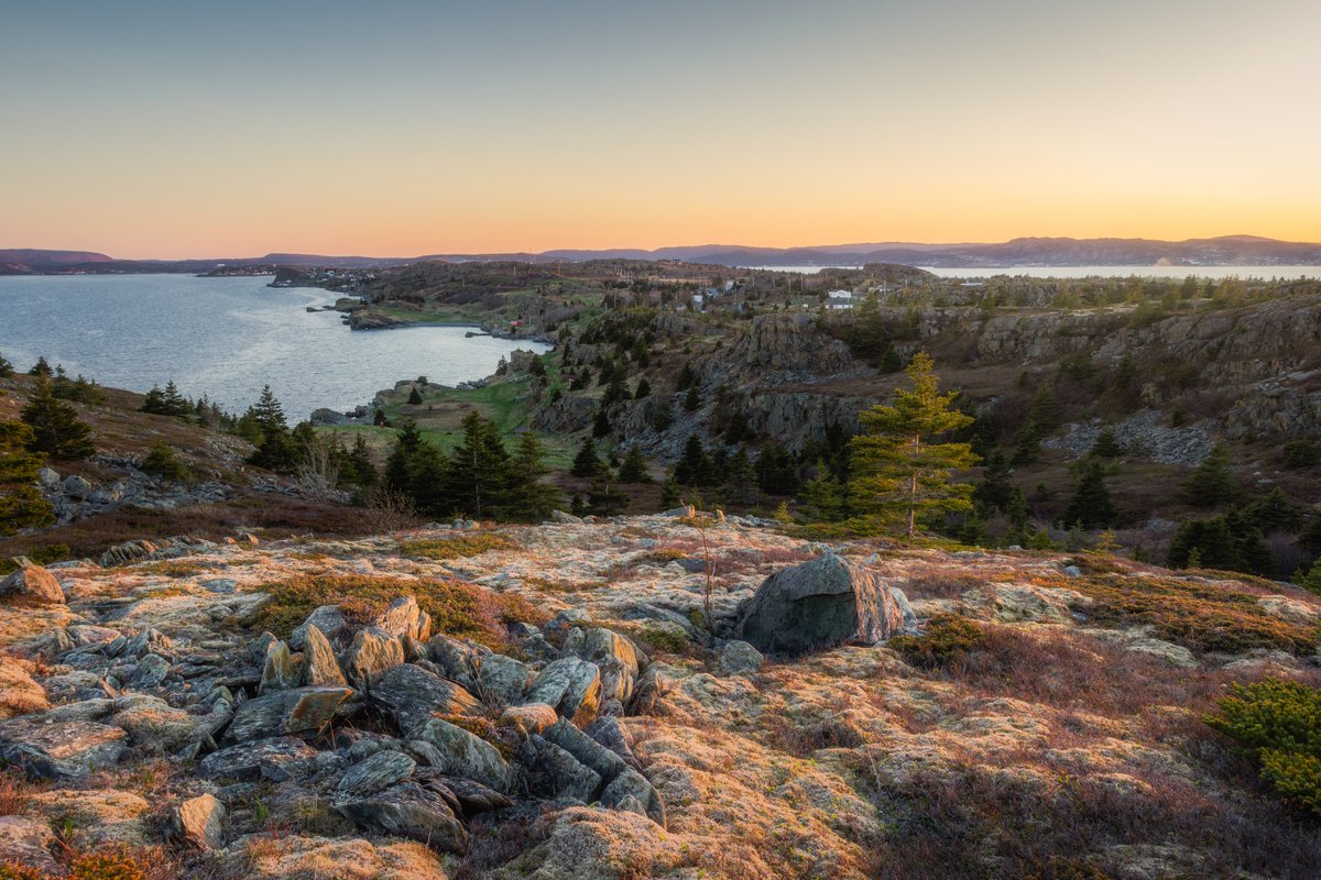BenSmithNL's tweet photo. A breathtaking spring evening overlooking the Bay Roberts coastline and Shoreline Heritage Walking Trail ☀️ #newfoundland https://t.co/Q2CpdV6oCv