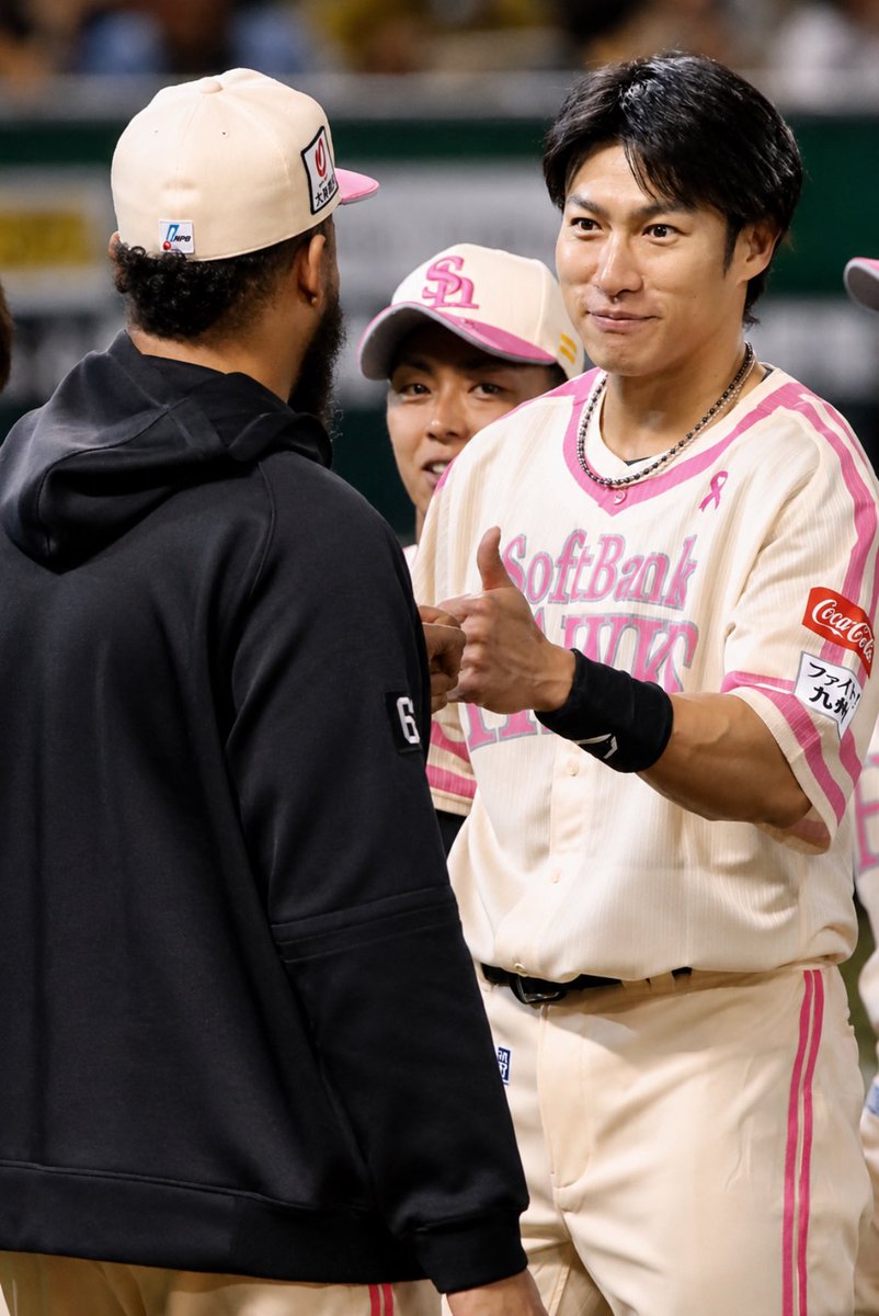 ヘルちゃんと柳田さんのグータッチ⋆͛🤜🏻 🤛🏻⋆͛