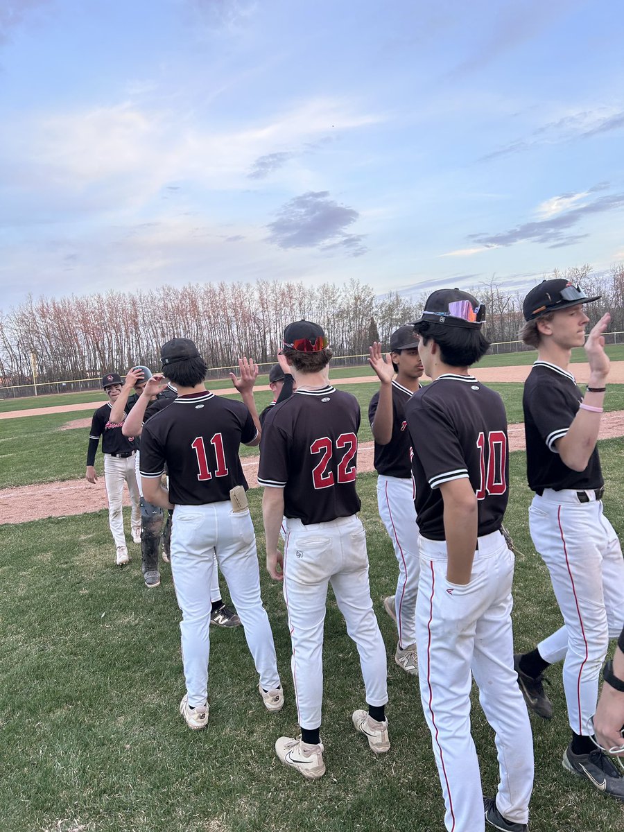 AcademyAhp's tweet photo. 18U Renegades Sweep ATHX 18U for second weekend in a row!! 

Renegades won all 3 games, 15-10, 13-10, and 15-14. 

Highlights included a Burke Felkar walk off grand slam!! 

18U Renegades improve to 8-7-1 on the year https://t.co/fs91bqEIBk