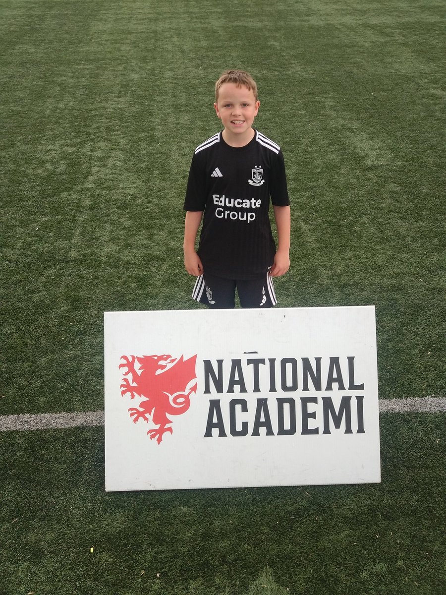 Tony Jones tweet media
