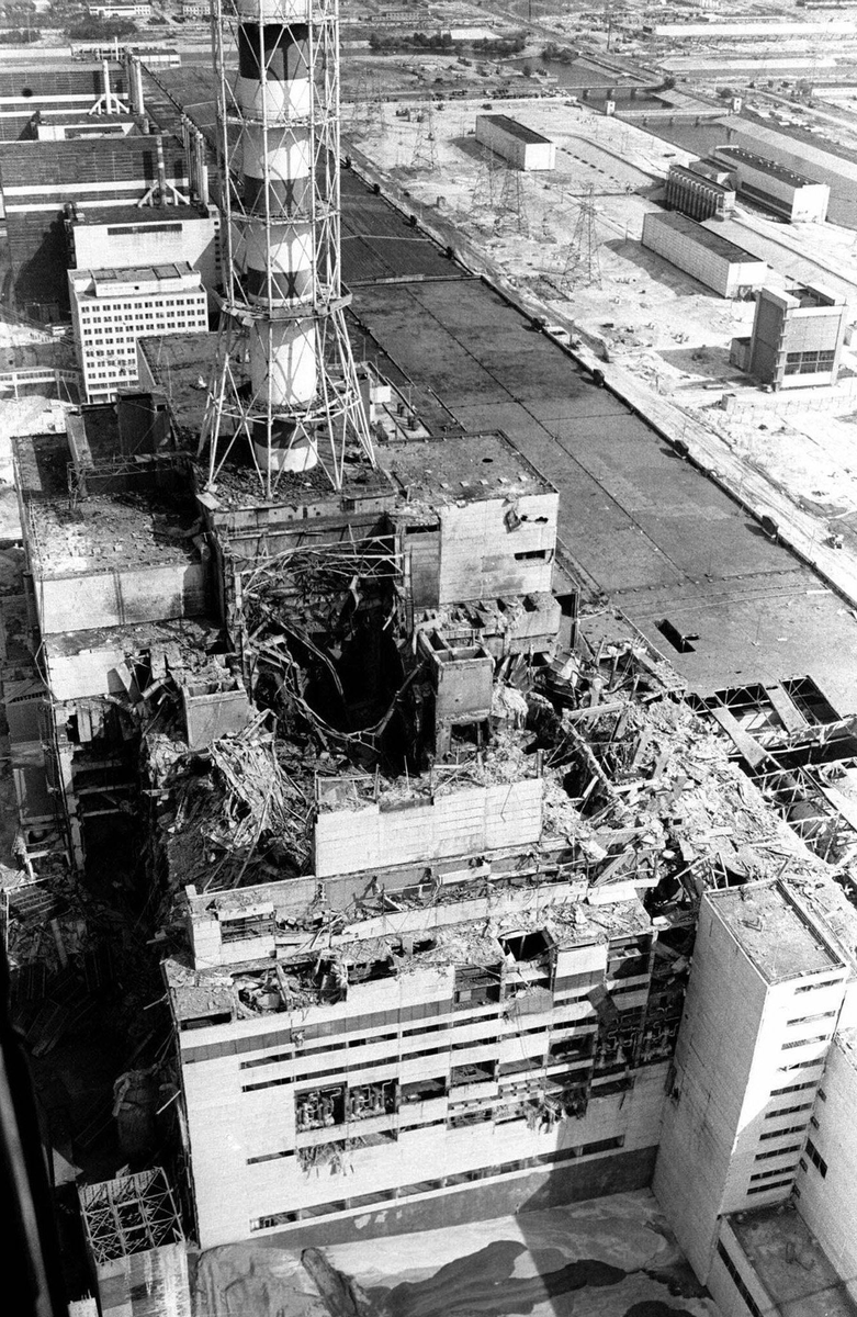 NEModFan1's tweet photo. @GEO102SUNY This image shows one of the most detrimental human-induced catastrophes in history. This was the Chernobyl disaster in which a nuclear reactor exploded, and caused a mass amount of land in Russia to be uninhabitable and caused many at the scene to contract disease. https://t.co/5U4u2HhUqs
