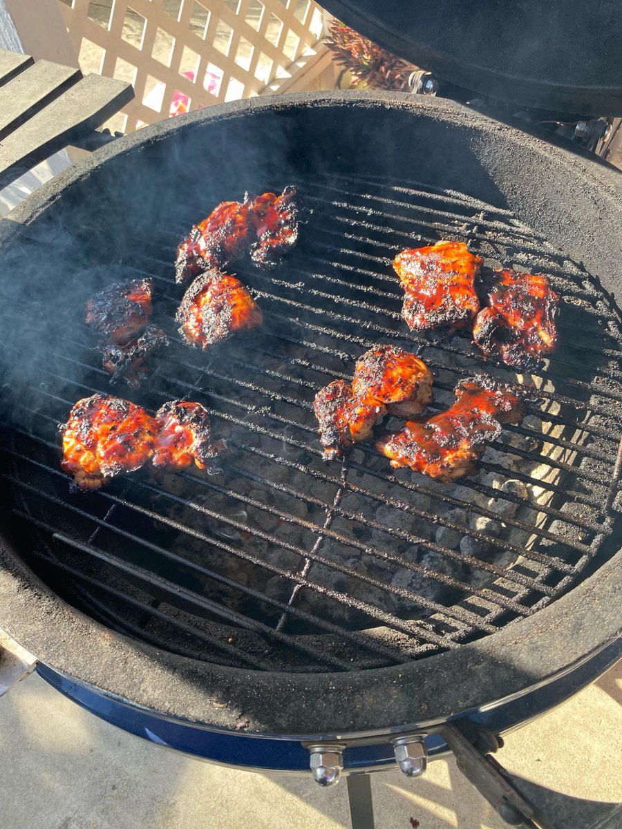 kathy48288's tweet image. Chicken Thighs
#GrillMaster #DMDLAND3DAY2