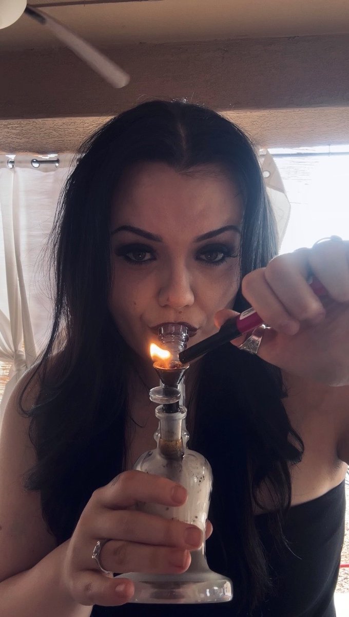 satansbasil's tweet photo. tag, u’re it 🗣️
see a toke, take a toke 🌬️ https://t.co/MYIa8kLEkH