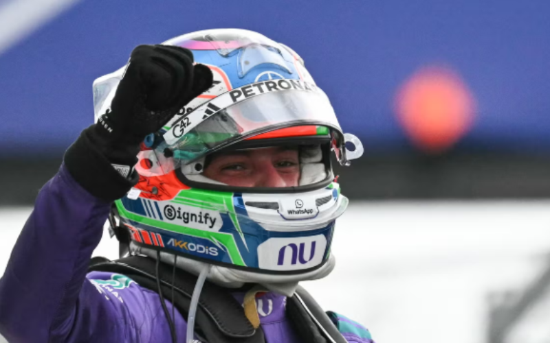 noticierovv's tweet photo. #Deportes | Antonelli gana el Gran Premio de Miami por delante de los McLaren

Amplía la noticia aquí: https://t.co/k57M9LVbJk 

#NoticiasVenevision #3May https://t.co/9UsF4jBAZh