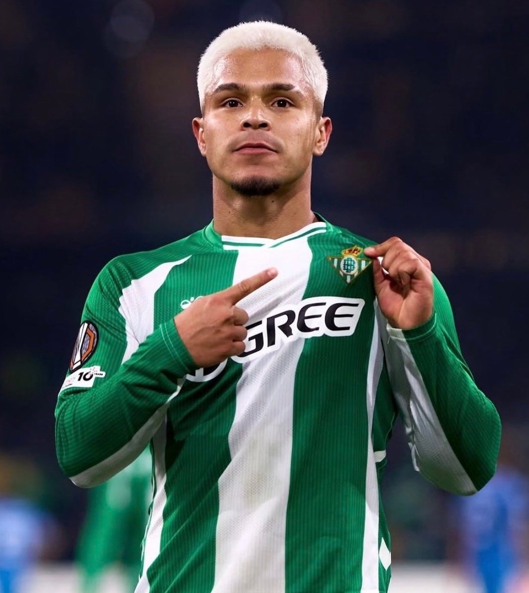 shairbb_'s tweet photo. Abde 13 Goles 12 asistencias estando un mes fuera por la copa África.

Antony 13 goles 12 asistencias jugando con molestias

Cucho 14 goles 3 asistencias estando mes y medio fuera por lesion 

Los mejores de la temporada. Vaya tres https://t.co/fLlQsIqH58