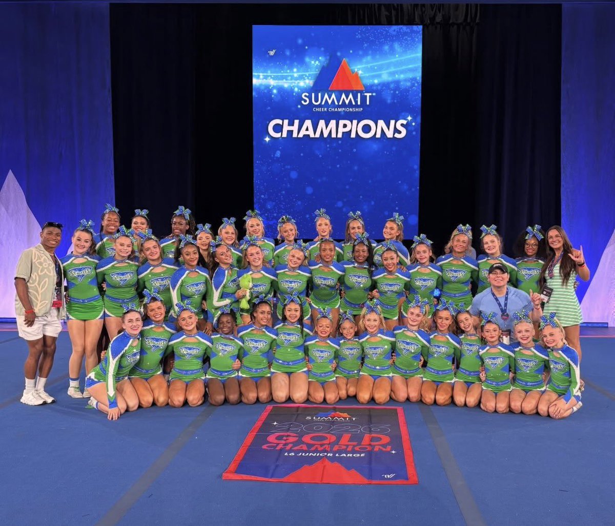 raysuppp's tweet photo. once again stingray allstar green is above cheer extreme crush.

THE BEST JUNIOR 6 TEAM https://t.co/smOzVsHIkg