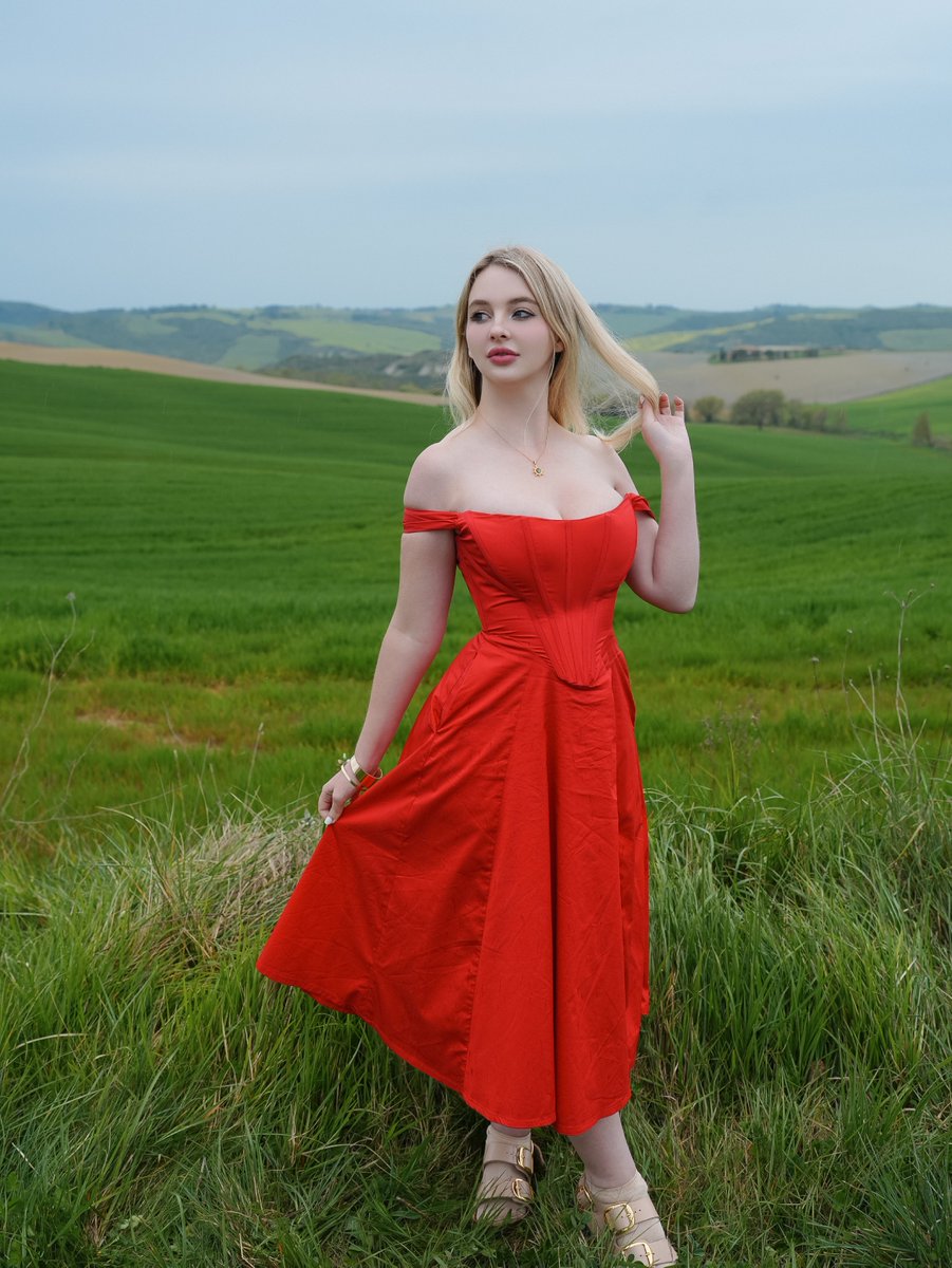 evieleemikomin's tweet image. Windows XP Desktop 🌠
.
#italy