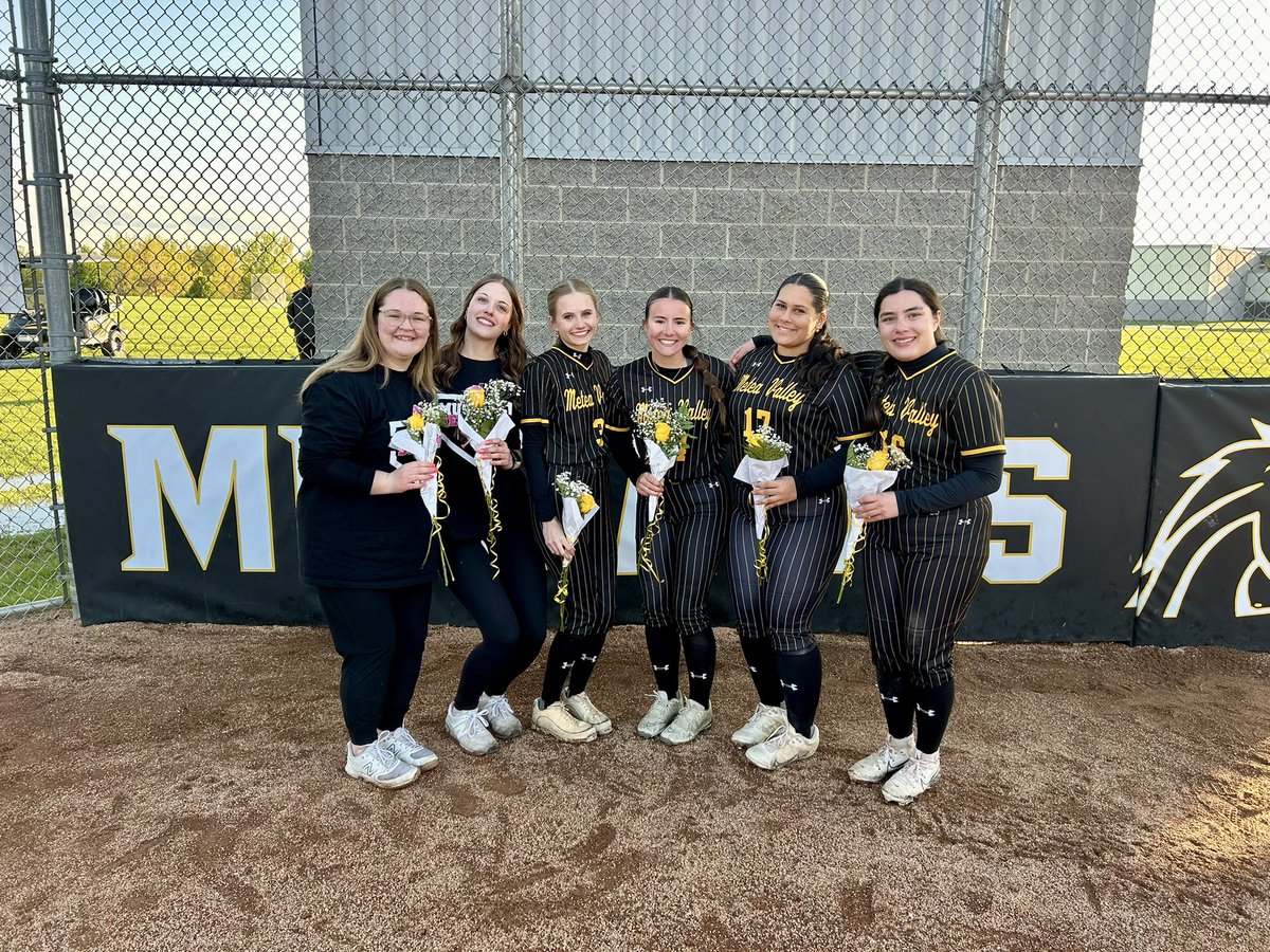 MeteaSoftball's tweet photo. Senior Night! 💛

We’re so proud of this group and all you’ve given to Metea softball. Each of you has made a meaningful impact on the program.

#3 Mackenzie Olson
#14 Rayma Miller 
#16 Lillian Dwyer
#17 Abby Nayak
Mgr. Lilly Thorson
Mgr. Lola Mae Preis https://t.co/rWhxfC2z3U