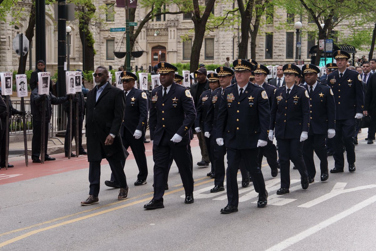 Chicago_Police's tweet image. The Chicago Police Department marched on Michigan Avenue during the annual St. Jude Police Memorial March this morning in memory of all 608 officers who have died in the line of duty. Together with our Gold Star Families, we carry forward the legacies of our fallen.