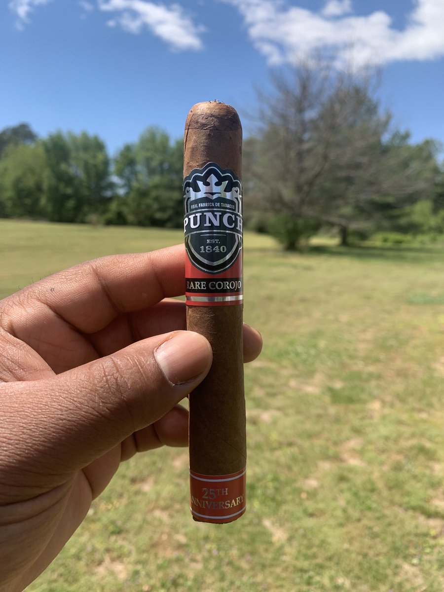 Good afternoon lovers of the leaf. 
Trying the new <a href="/punchcigars/">Punch Cigars</a> Rare corojo 25 anniversary. Thank you <a href="/BigHumidorDE/">BigHumidor</a> for this experience.