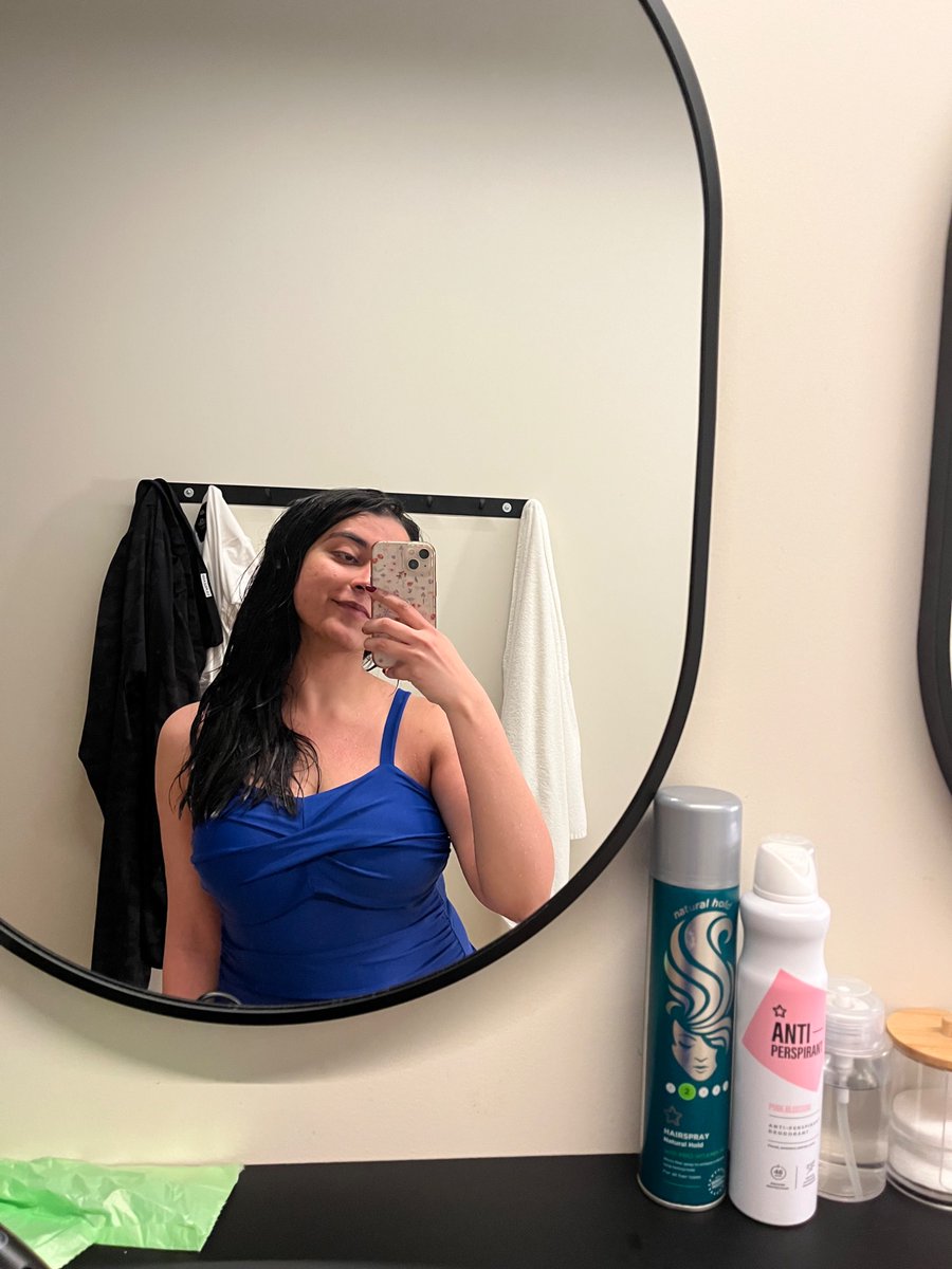 AnupriyaDh_19's tweet photo. Biggest holiday enthusiast checklist:
✅Badminton + Finnish sauna and cold plunge
✅ Walk around the city
✅ Regents Park walk
✅ Shopping
✅ Watching Shrinking https://t.co/q9TkuFGSuh