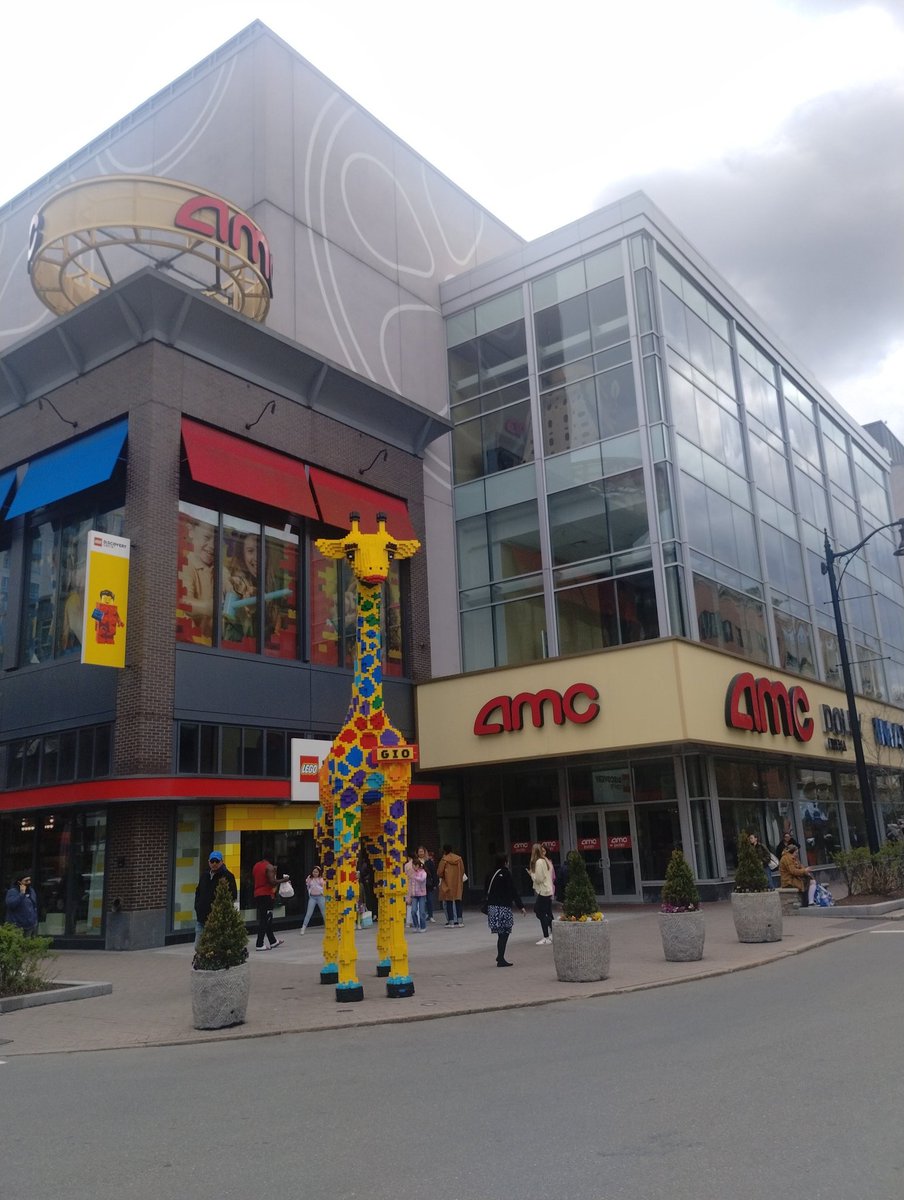 A gloomy day in the Boston area but it's always perfect inside at AMC THEATERS ✨🎥🍿🎫