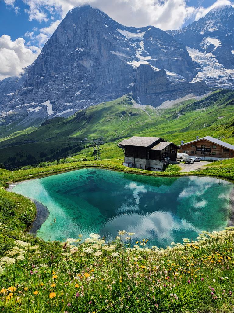 HikingSwitzerland tweet media