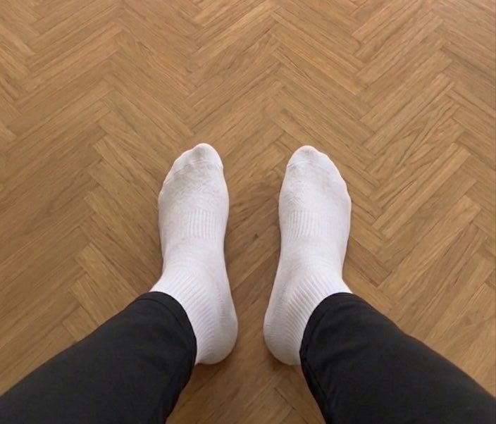 DanteWorlds's tweet photo. I came home and took off my shoes, but my socks are terribly sweaty. Who wants to take them off?
#feet #malefeet #footfetish #cas #findom #footworship #cashslav #humanatm #finsub #feetfetısh #finansalköle #finansalköpek #throne https://t.co/hzfFGKbhdE