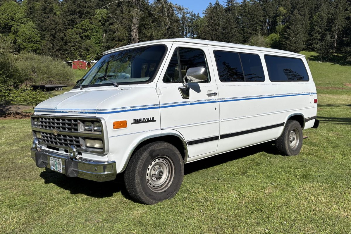 CarsBuyText's tweet image. Market Watch- bringatrailer.com-1993 Chevrolet G10 Beauville Sportvan at No Reserve: This 1993 Chevrolet G10 Beauville Sportvan was purchased… dlvr.it/TSLsSH  Selling Yours? - Text List to 21002 #sellmymotorcycle #carsforsale #sellmyvehicle #sellmycar #sellmytruck