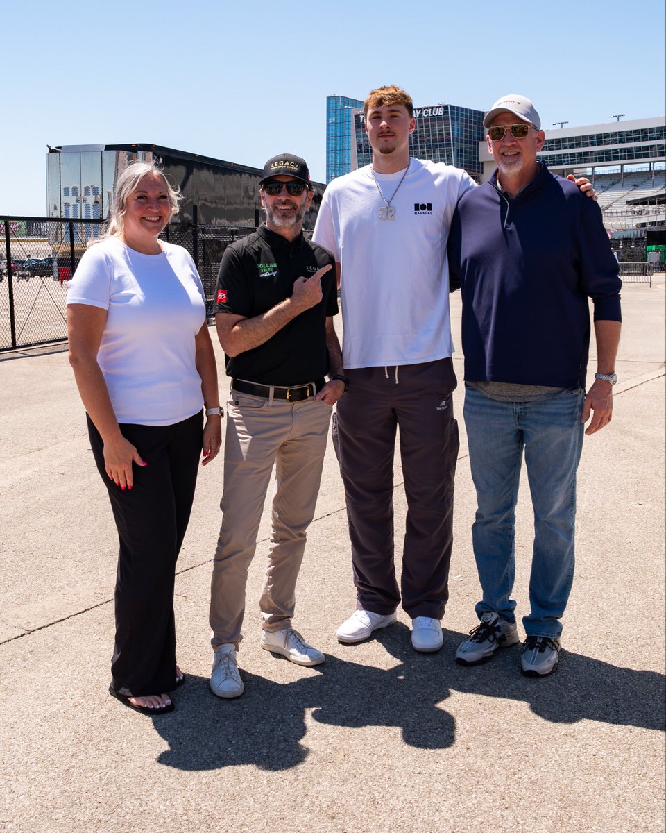 Jimmie Johnson tweet media