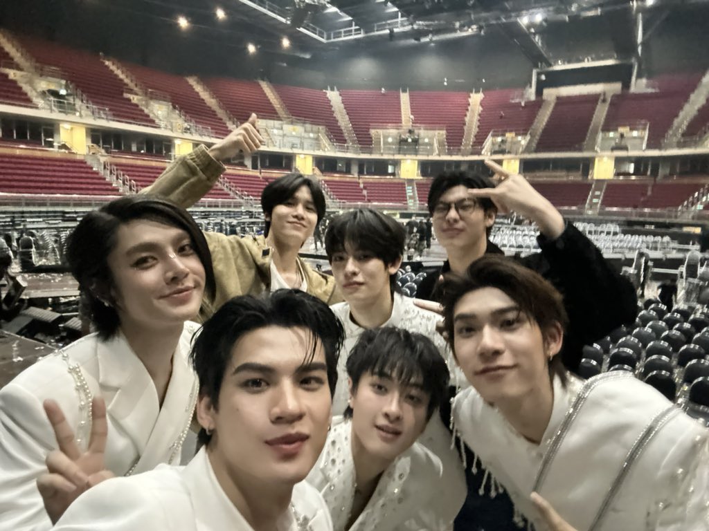 MY DUANG WITH YOU GANG I MISS U ALL SO MUCH TOGETHERRR😭😭😭