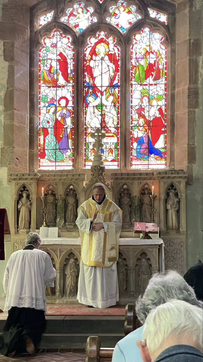 Latin Mass Society tweet media