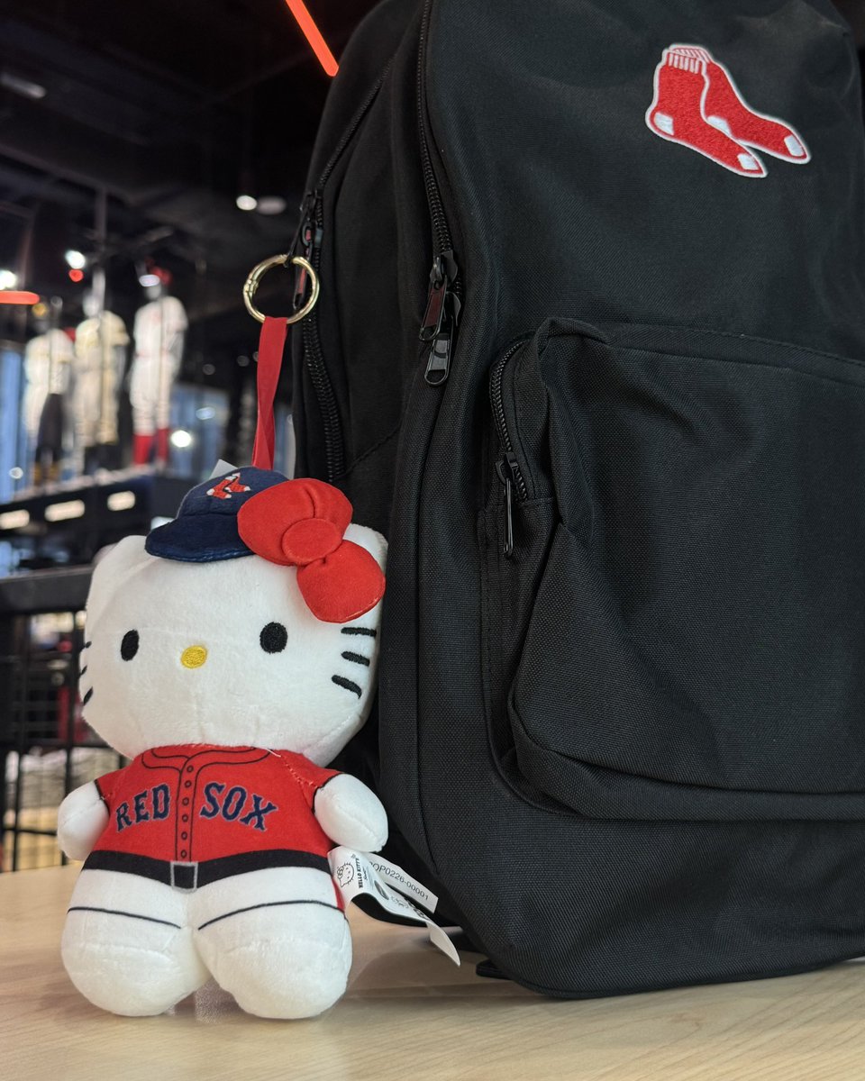 MLB Store tweet media